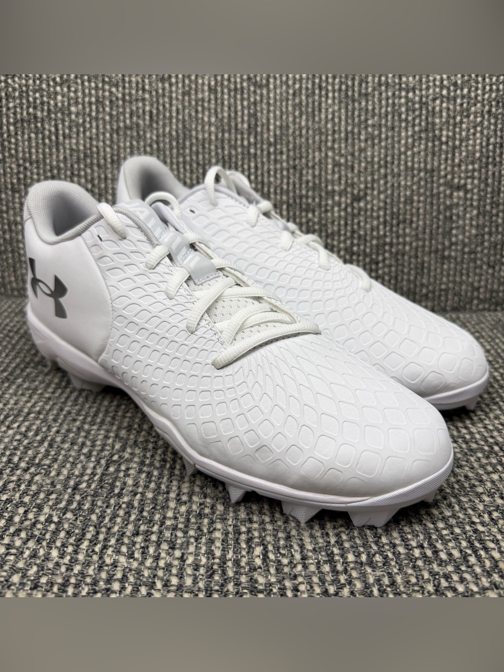 Under Armour Glyde 2.0 RM Molded Softball Cleats White Silver Womens 9